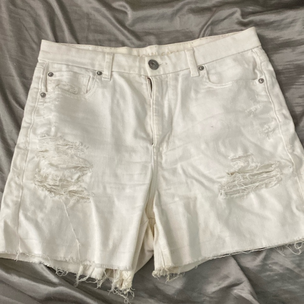 White American eagle shorts